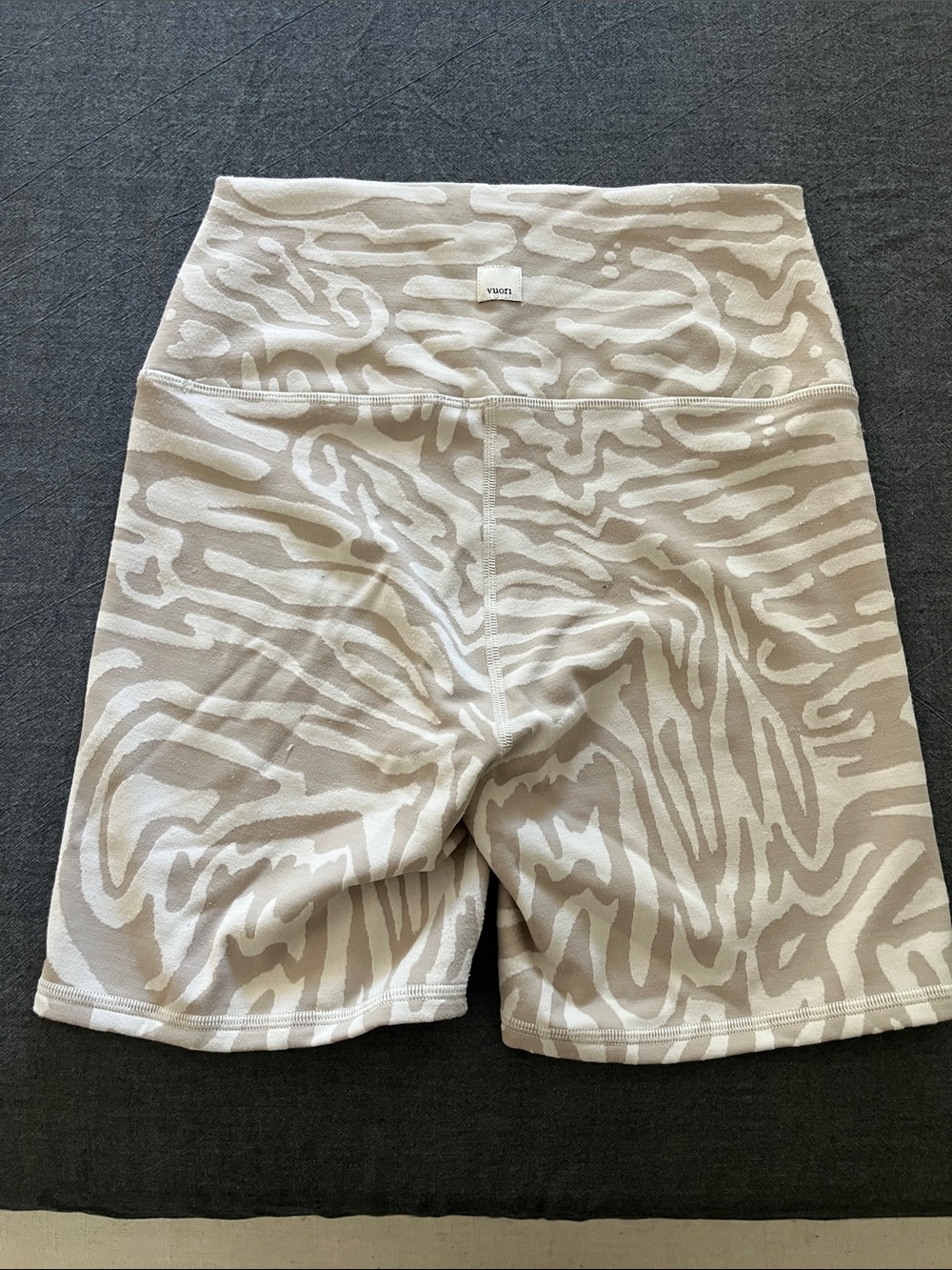 Vuori High-Rise Zebra Print Bike Shorts - Sandstone & White